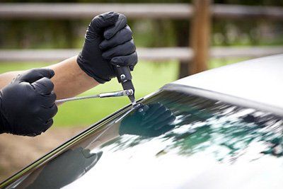 When to repair vs replace your windshield